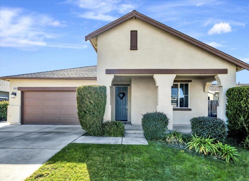 2004 Grappa St in Manteca, CA - Building Photo