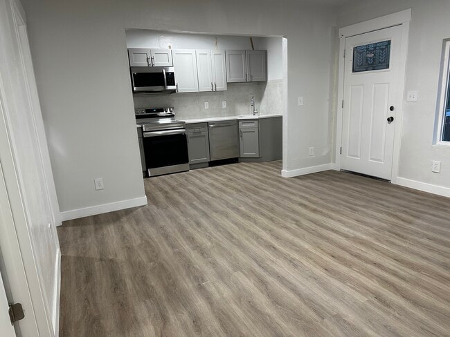 131 E 300 N in Price, UT - Foto de edificio - Building Photo