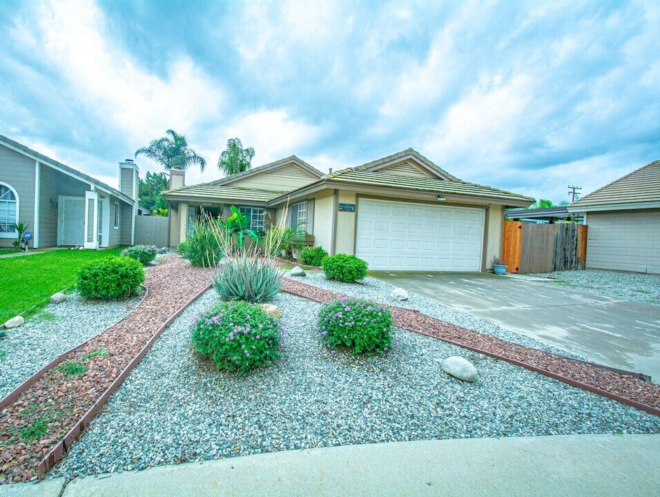9929 Palo Alto St in Rancho Cucamonga, CA - Building Photo