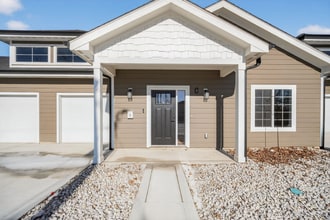 508 W 2nd Ave, Unit C in Indianola, IA - Foto de edificio - Building Photo