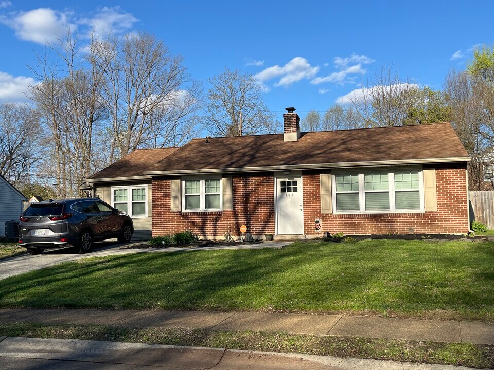 703 Brook Dr in Newark, DE - Building Photo