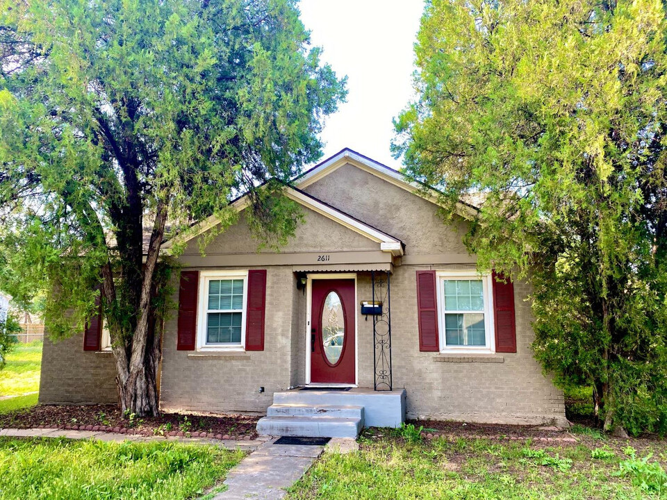 2611 30th St in Lubbock, TX - Building Photo