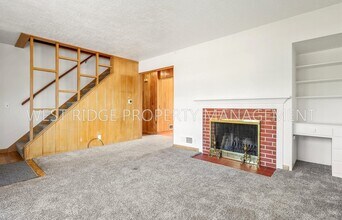 11356 NE Glisan St in Portland, OR - Building Photo - Building Photo