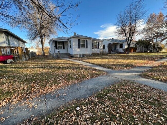 214 E Jackson Ave in Riverton, WY - Building Photo - Building Photo