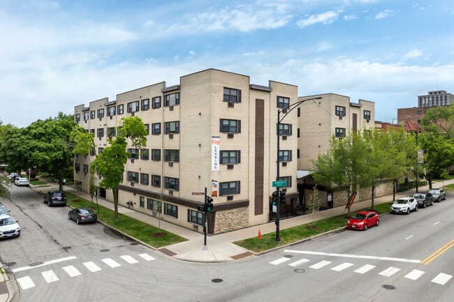 Sheridan Terrace - 6725 N Sheridan Rd