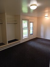 4920 Old Maysville Rd in Fort Wayne, IN - Foto de edificio - Building Photo