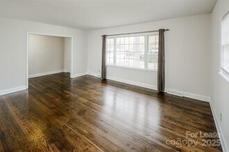 7029 Yorktowne Dr in Charlotte, NC - Building Photo - Building Photo