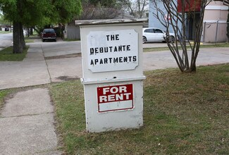 The Debutante Apartments in Dallas, TX - Foto de edificio - Building Photo
