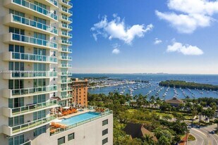 2889 McFarlane Rd in Miami, FL - Building Photo