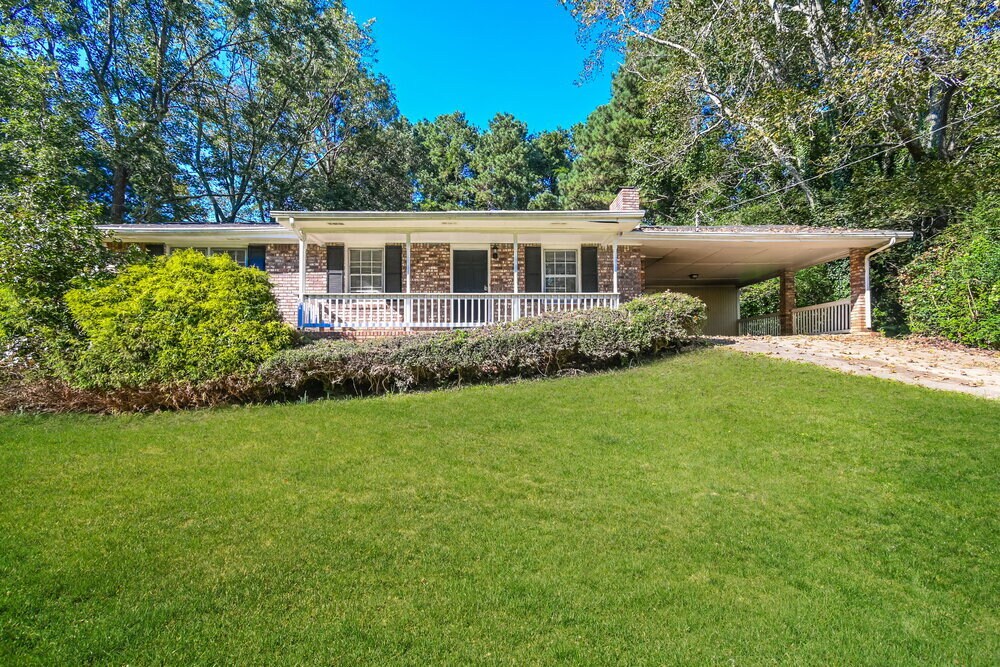 6490 Executive Dr in Winston, GA - Building Photo