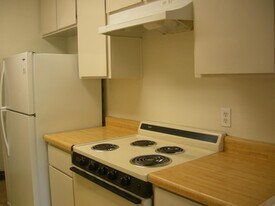 310 Tradewinds Dr in San Jose, CA - Building Photo