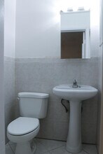 651 W 36th St in West Palm Beach, FL - Building Photo - Building Photo