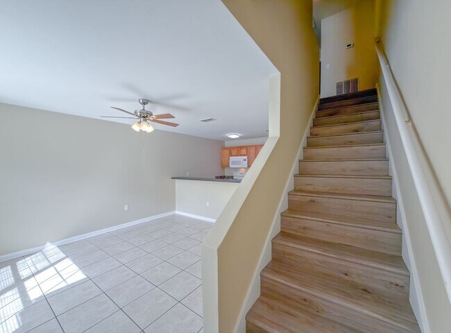 1558 Devoe St in Tallahassee, FL - Foto de edificio - Building Photo