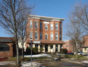 377 Franklin Ave in Hartford, CT - Foto de edificio - Building Photo