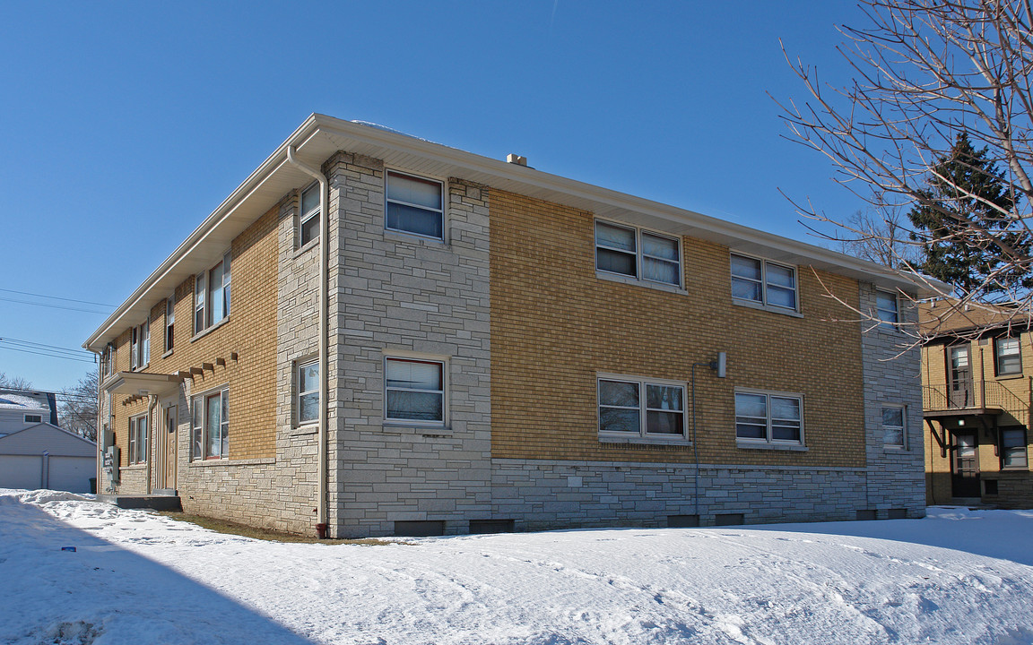 7125 W Appleton Ave in Milwaukee, WI - Building Photo