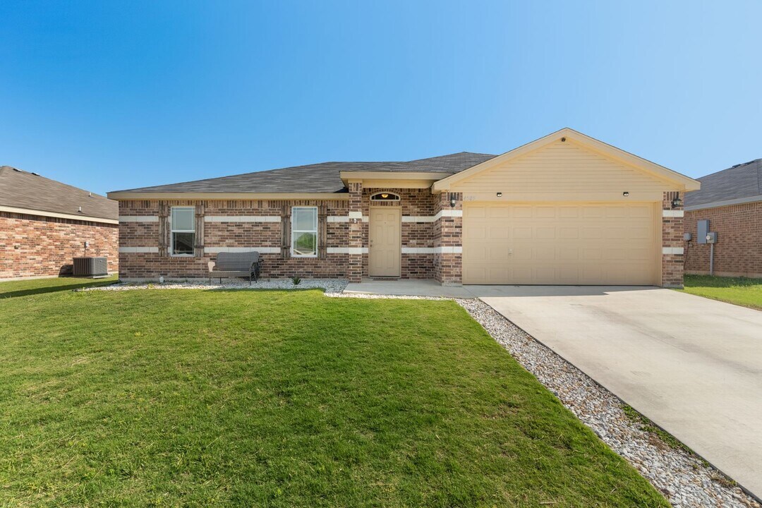 4505 Texas Rangers Dr in Killeen, TX - Building Photo