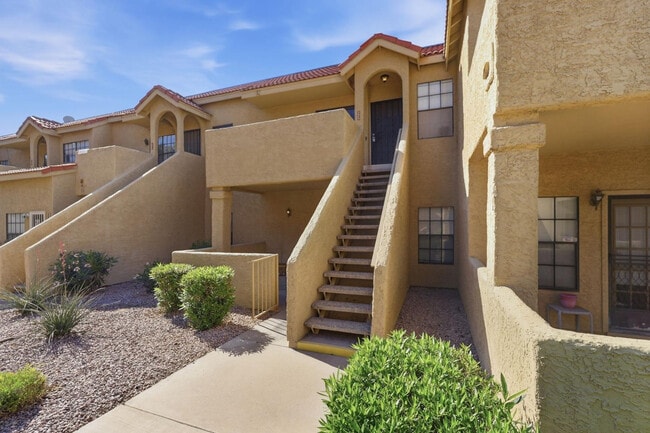 1126 W Elliot Rd in Chandler, AZ - Foto de edificio - Building Photo