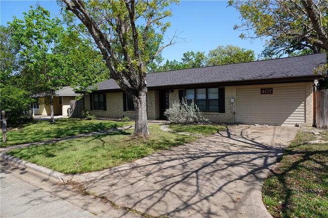 407 W Brookside Dr in Bryan, TX - Building Photo - Building Photo