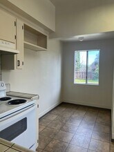 790 Sycamore Ave in Gustine, CA - Building Photo - Building Photo