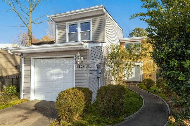 1304 Wakefield Dr in Virginia Beach, VA - Building Photo - Building Photo