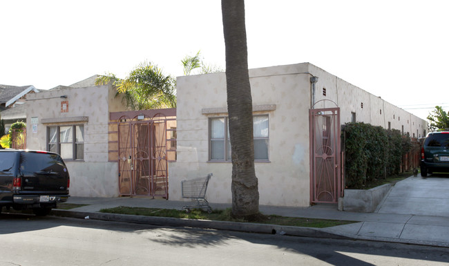 733 Daisy Ave in Long Beach, CA - Building Photo - Building Photo