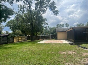 1007 Grandaddy Ln in Lutz, FL - Foto de edificio - Building Photo