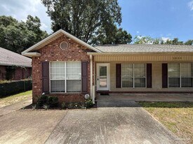 2809 E Johnson Ave in Pensacola, FL - Building Photo