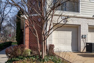 12432 Liberty Bridge Rd in Fairfax, VA - Building Photo - Building Photo