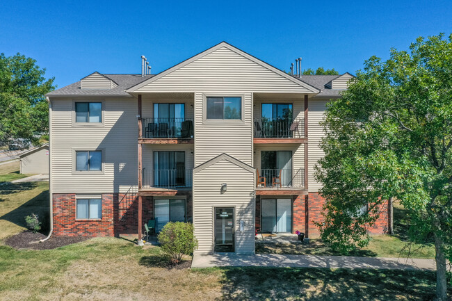 Southwinds Apartments in Bellevue, NE - Building Photo - Building Photo