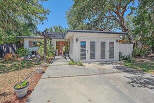3281 8th St in Sarasota, FL - Building Photo