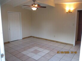 5422 Lake Murray Blvd in La Mesa, CA - Building Photo