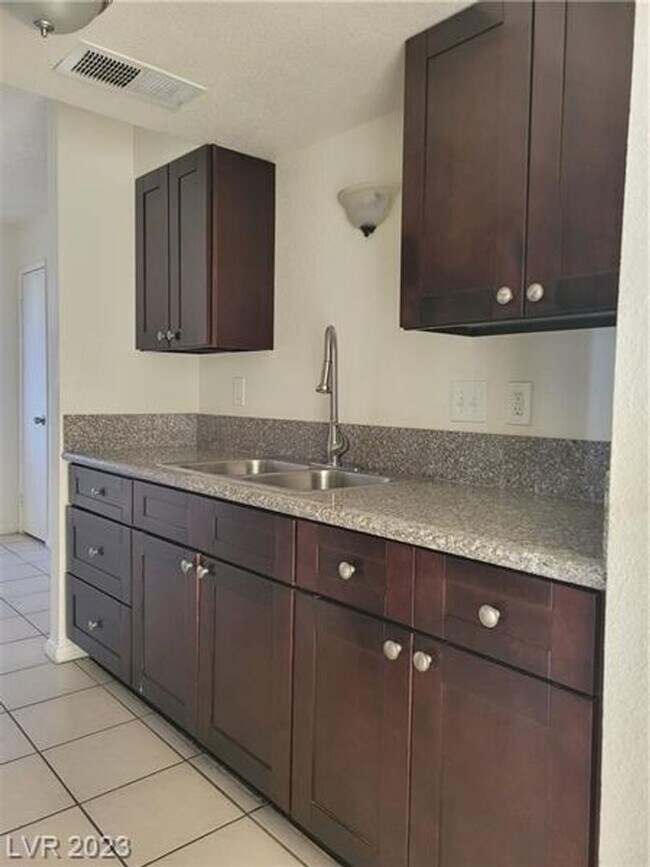 3639 Kolendo Ct in Las Vegas, NV - Building Photo - Building Photo