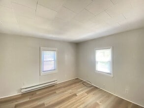 106 Washington St in Rochester, NH - Building Photo - Building Photo