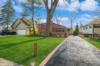 1317 Ferndale Ave in Highland Park, IL - Building Photo - Building Photo