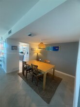 18021 Biscayne Blvd in Aventura, FL - Building Photo - Building Photo