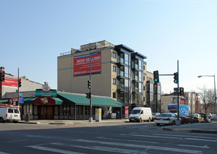 Moderno in Washington, DC - Foto de edificio - Building Photo