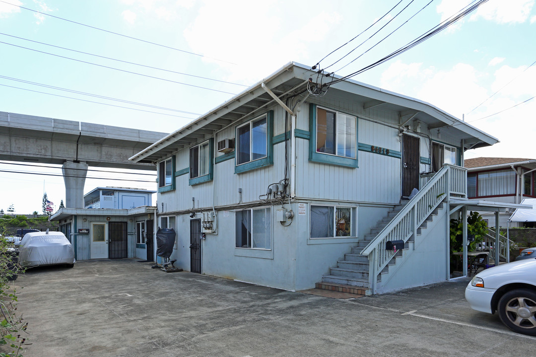 94-664 Farrington Hwy in Waipahu, HI - Building Photo