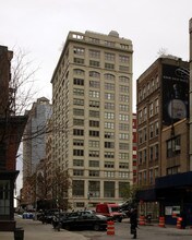 25 N Moore St in New York, NY - Foto de edificio - Building Photo