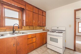 3421 Thompson Ave in Des Moines, IA - Building Photo - Building Photo