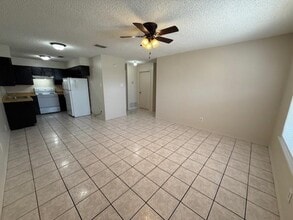 1502 E San Pedro St in Laredo, TX - Building Photo - Building Photo