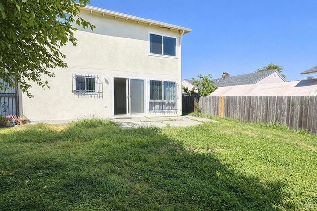 property at 5122 Potrero Ave
