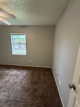 104 Hillside Dr in Hewitt, TX - Building Photo - Building Photo