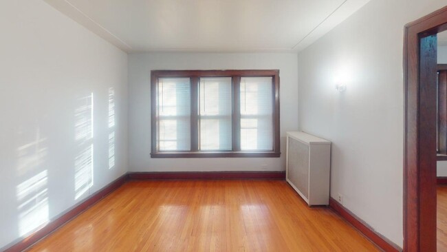 5304 W Potomac Ave in Chicago, IL - Building Photo - Building Photo
