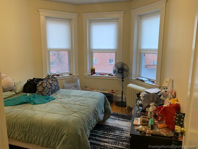 65 Wood Ave, Unit 10 in Boston, MA - Foto de edificio - Building Photo