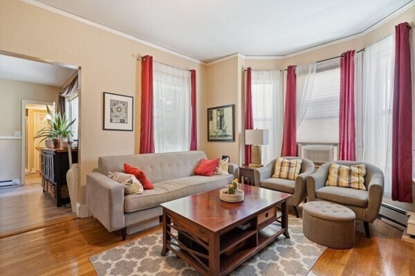 67 Concord Ave-Unit -2 in Somerville, MA - Foto de edificio - Building Photo