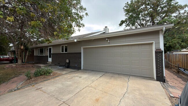 property at 1202 Paloverde Dr