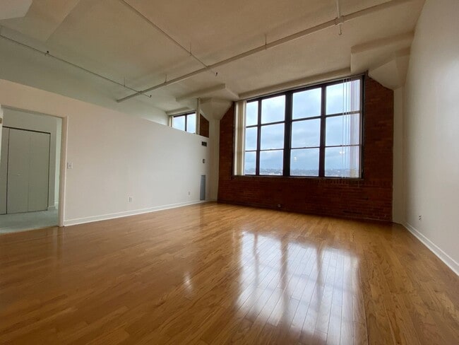 5850 Centre Ave in Pittsburgh, PA - Building Photo - Building Photo