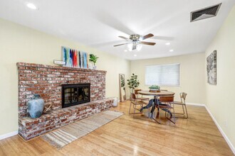 908 Anderson Rd in Davis, CA - Building Photo - Building Photo