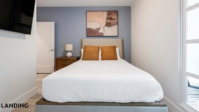 2005 11th St NW, Unit 303 in Washington, DC - Foto de edificio - Building Photo