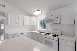 149 1st Ave in Pacifica, CA - Building Photo - Building Photo